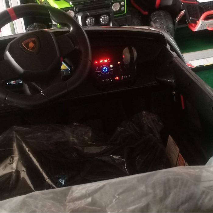 mobil aki lamborghini veneno lisensi mainan - hitam, .
