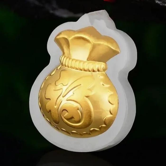 [B]Kalung Liontin Giok & Emas Desain Tassel dengan Giok Putih dan Hiasan Emas