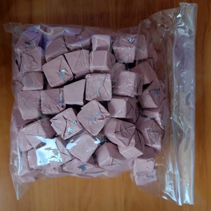 Electro.id // Terbaru COLAT PIRAMID GR ISI 65PCS COKLAT BATANG COKLAT SILVERQUEEN COKLAT KILOAN