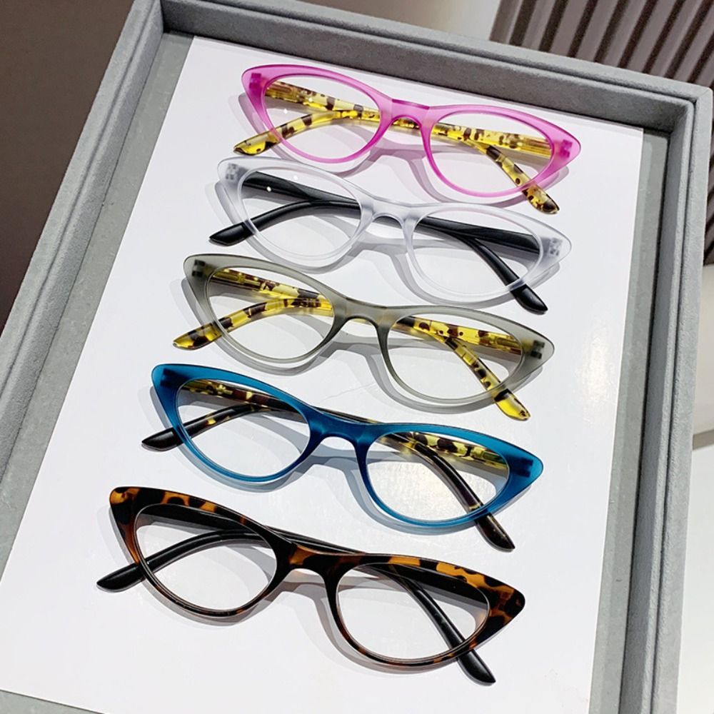 New Fashion Anti Blue Light Glasses Ultra Light Vintage Cat Eye Glasses Leopard Color Women Men
