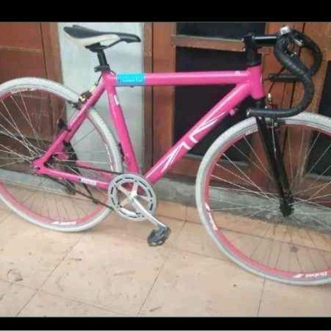 Sepeda Fixie London Taxy Klasik Legendaris bkn Polygon Heist roadbike Mtb seli balap