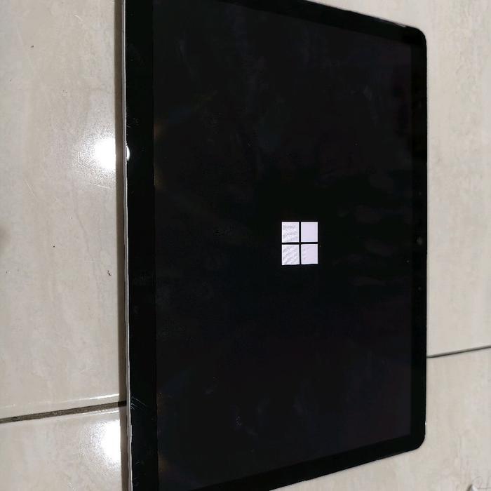 Microsoft surface Go 3 i3-10100Y 8 128GB