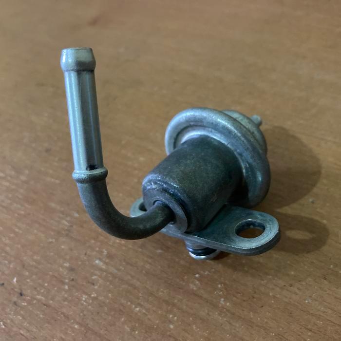 Fuel Pressure Regulator Injector Corona At190 Absolute Toyota Genuine