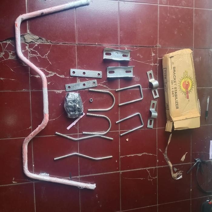 Stabilizer belakang mobil panther new / panther royal 1 set komplit