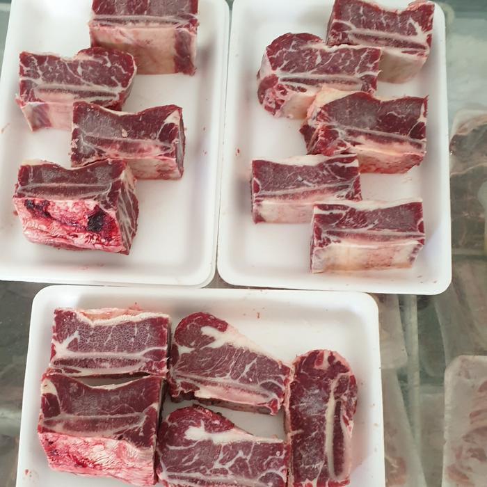 TERLARIS tulang iga sapi, daging tebal iga soup,iga sapi shortribs import 3-5cm Frozen
