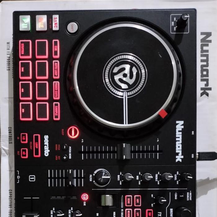 Numark MixTrack Pro FX Controller DJ Headphone Numark HF 175 Bukan HDJ