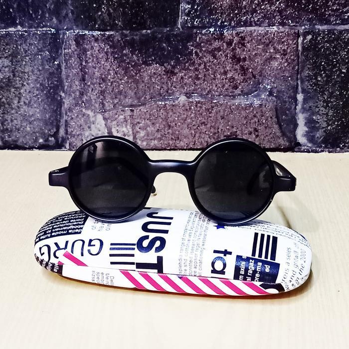 KACAMATA HITAM BULAT BOBOHO