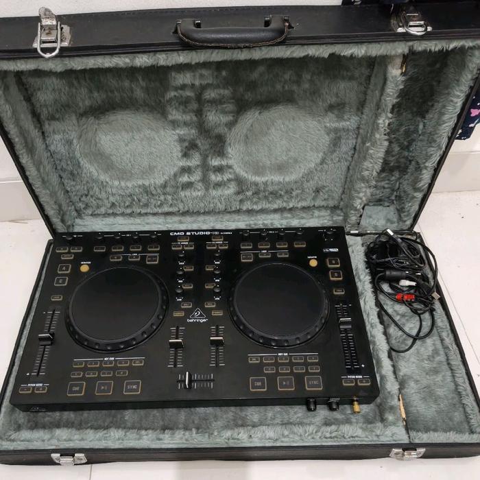 DJ Controller Behringer CMD Studio 4A + Hardcase