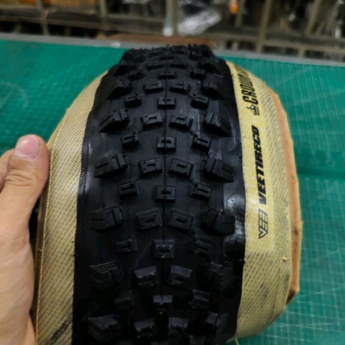 (1 Pcs) Ban Luar 650B 27.5 X 2.35 Vee Tire Co Crown Gem Ddc-Dual Control Compound Skinwall Synthesis