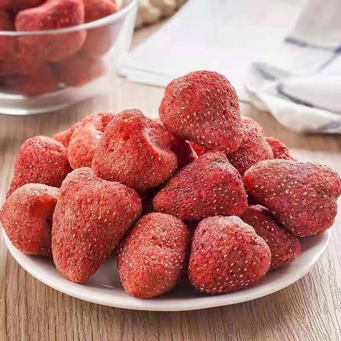 Cemilan Strawberry Kering Strawberry Korea Jumbo Freeze Dried Keripik Strawberry Renyah Snack