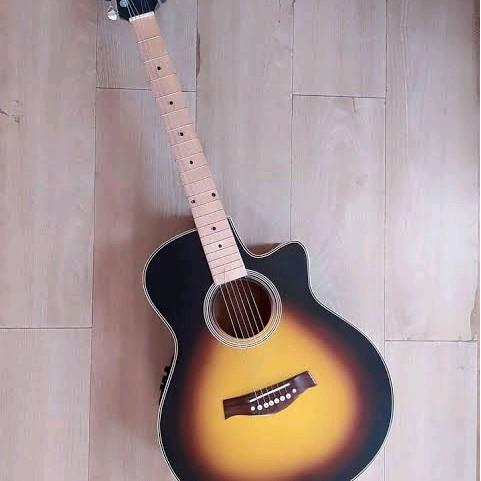 Gitar Taylor Akustik Custom dengan Kualitas Suara Jernih dan Natural - merah