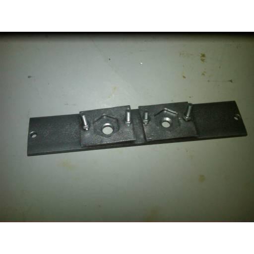 penjepit pisau serut bambu