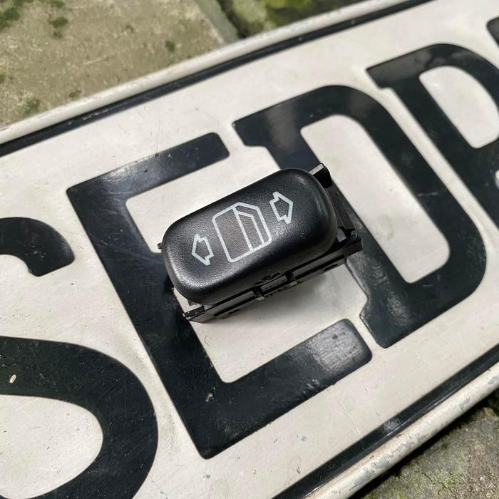 Original W210 Switch Power Window Belakang 8208210