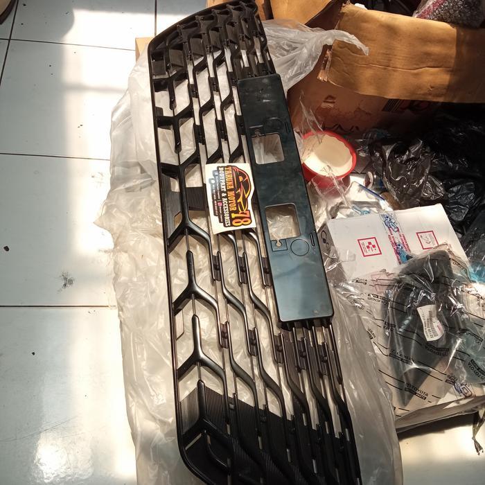Grill Bemper Avanza Veloz 2016