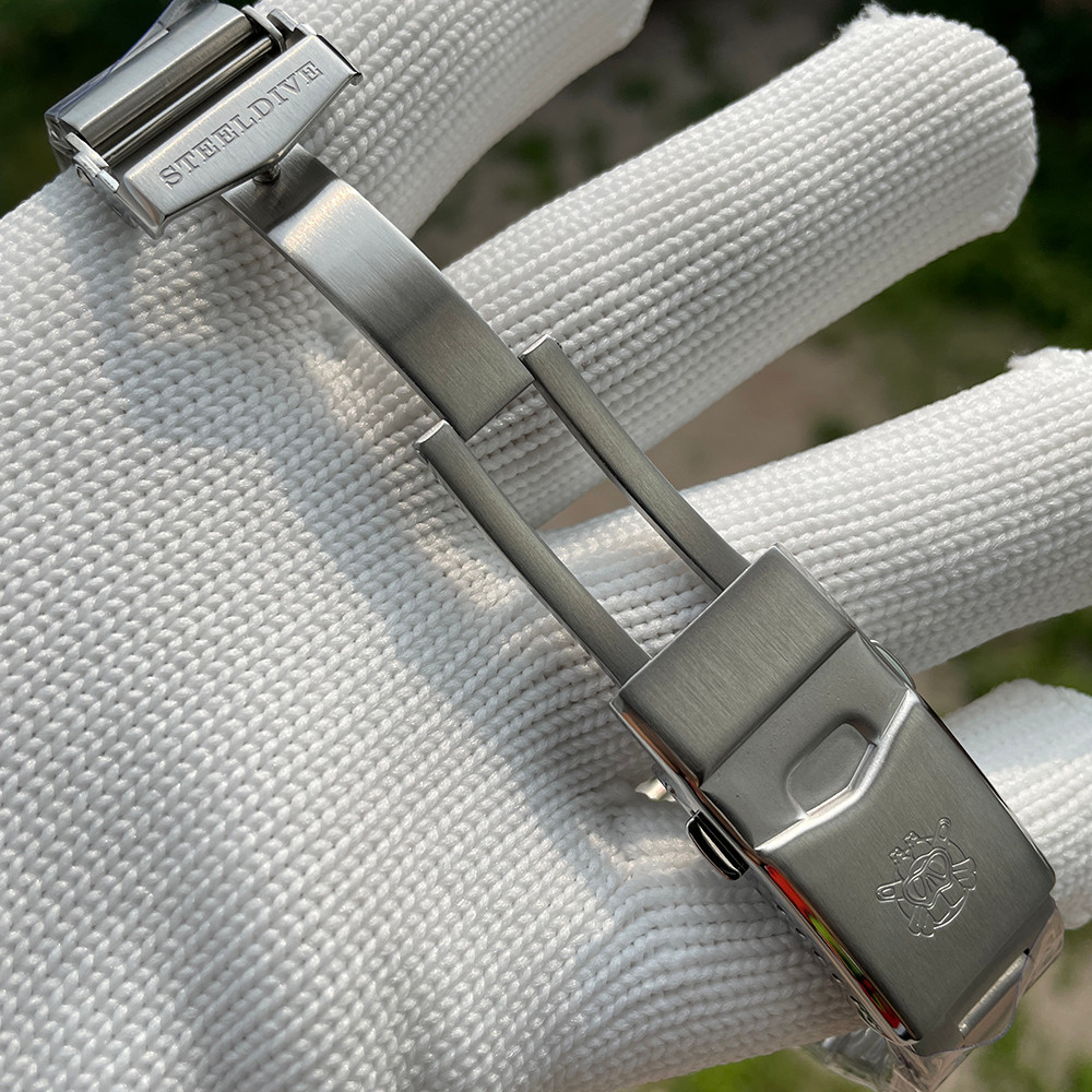 SD1970 Steeldive Brand Sunray Dial Milled Clasp Bracelet 44mm Case 200M Waterproof NH35 Turtle Men