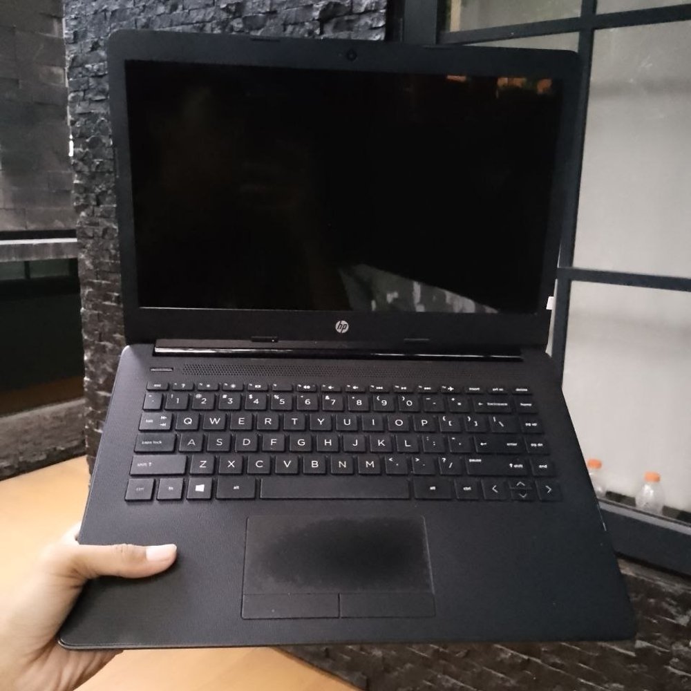 Laptop HP 14-cm0066AU AMD A9 9425 RAM 4GB HDD 1TB Barang Sesuai Foto Second Berkualitas Bergaransi C