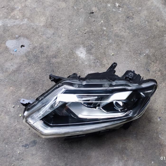 headlamp nissan Xtrail