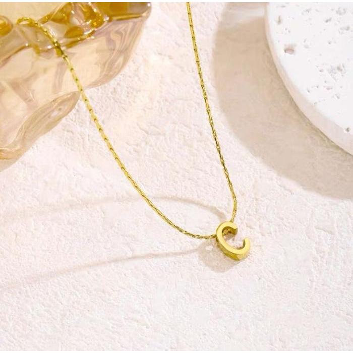 READY Kalung Inisial Huruf Bahan Titanium Premium Anti t untuk nita