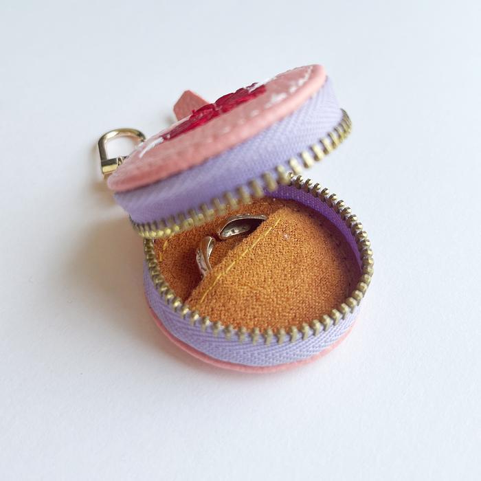 Vinicystore- Ring Holder Charm (Studio Tanda)