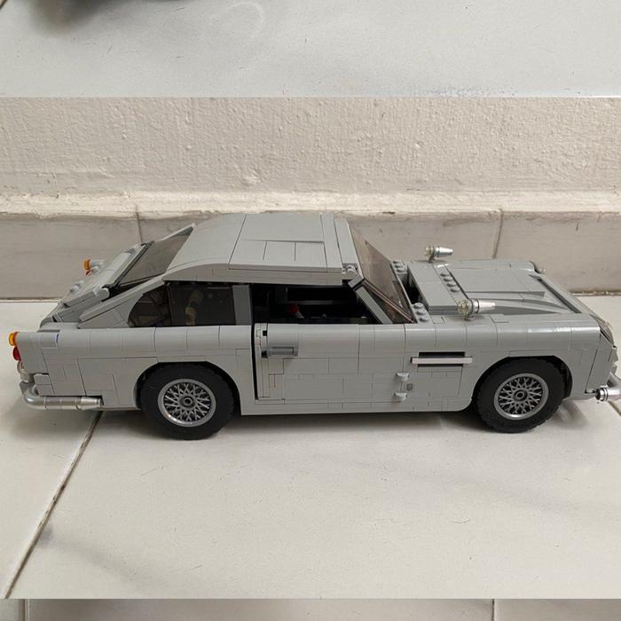 Lego Creator 10262 James Bond Aston Martin DB5 Built Ex Display ORI