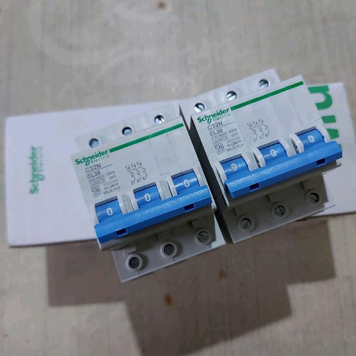 MCB 20A SCHNEIDER 3PHASE BIRU ORIGINAL PLN
