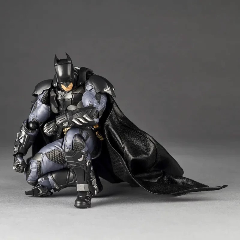 New KAIYODO Amazing Yamaguchi Revoltech Batman Arkham Knight Ver. Gk Figure Action Figure