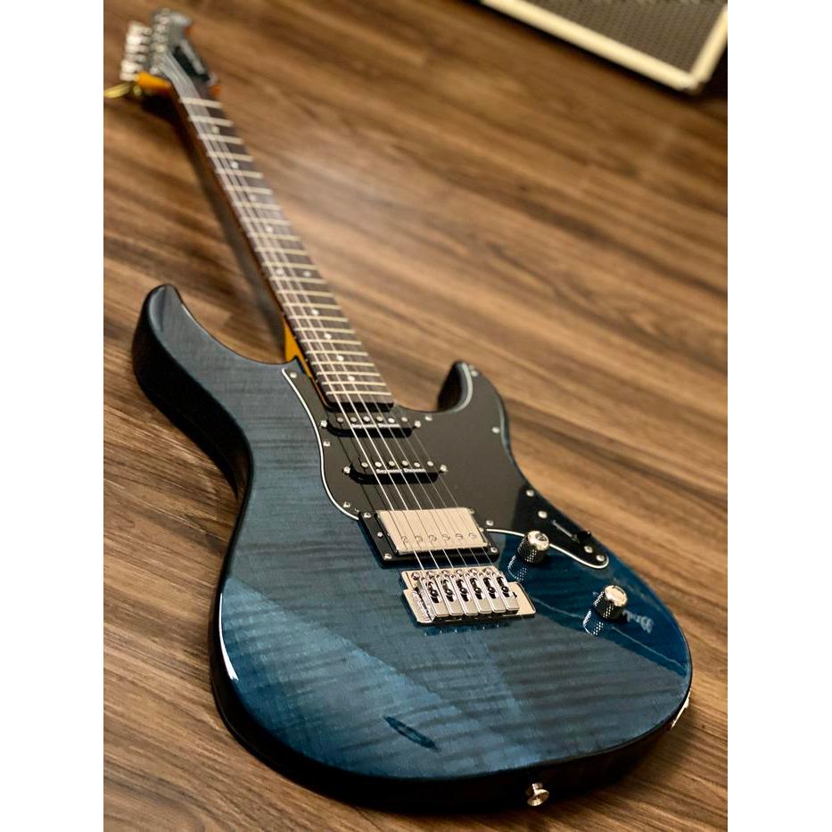 Yamaha Pacifica 612VII Flame Maple in Indigo Blue