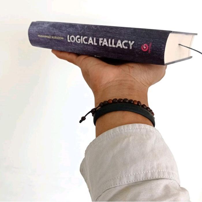 Tokoasterr // Original Buku Logical Fallacy Menguak Kesalahan Berfikir Yang Kerap Kita Jumpai Sehari