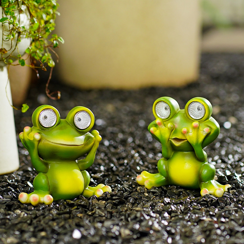 SAAKAR Resin Solar Lamp Little Frog Garden Statue Figurines for Outdoor Cute Garden Courtyard Decora