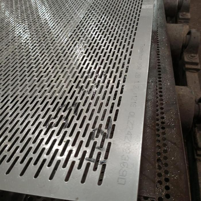 DA Plat Lubang Besi Perforated Kapsul 5x30mm