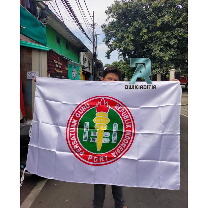 Siswya - Bendera Bahan Satin Pgri 90X135Cm