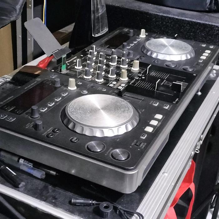 Alat DJ Pioneer XDJ-R1, lengkap dan befungsi normal + dus dan adaptor original