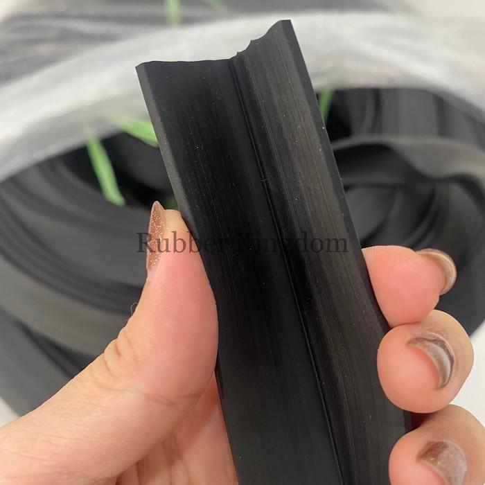 KARET L PENGAMAN SIKU SUDUT PINGGIR 2x2 cm LIS LIST 2 x 2