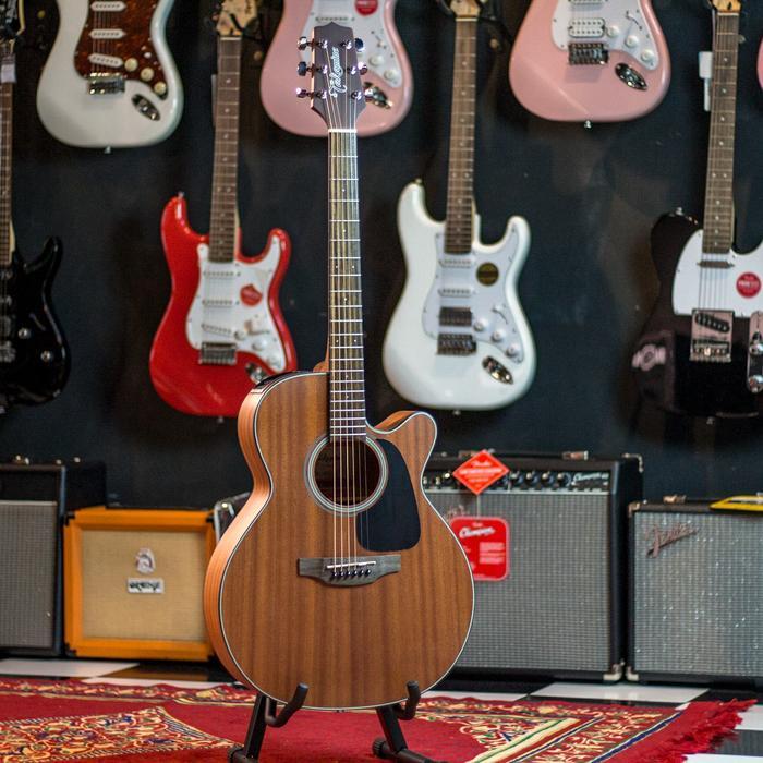 Gitar akustik Takamine GN11MCE