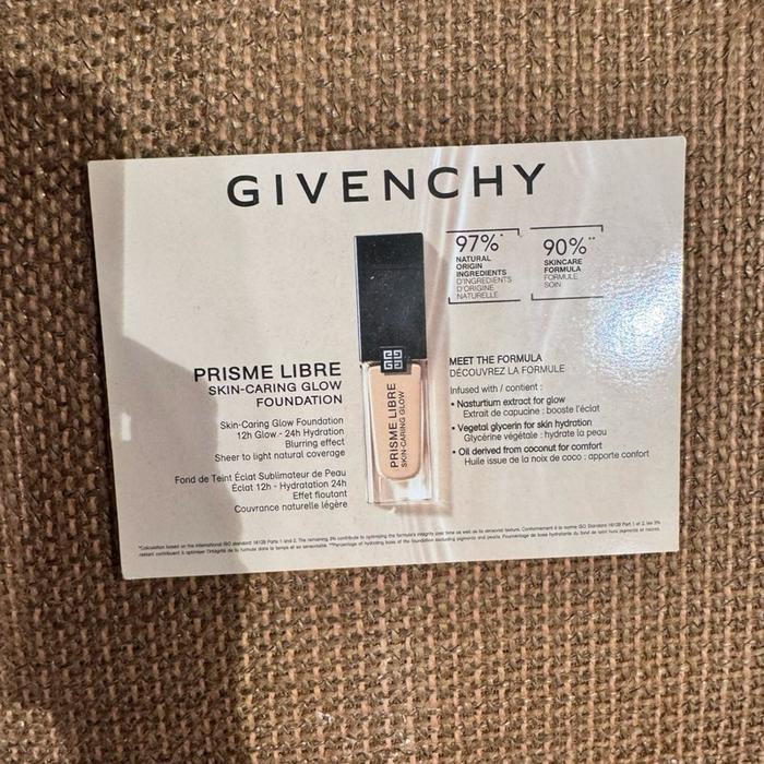 Sample G 1 V 3 N C H Y Prisme Libre Skin-Caring Glow Foundation