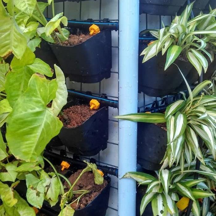 Pot Tempel Dinding / Vertical Vertikal Garden / Bunga / Tanaman / Argo