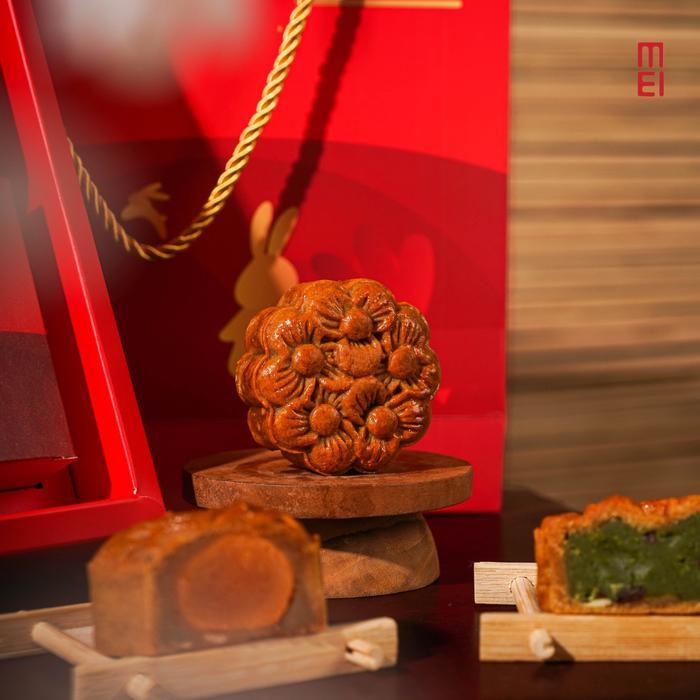 Premium Mooncake / Kue Bulan With Hongkong Ingredients