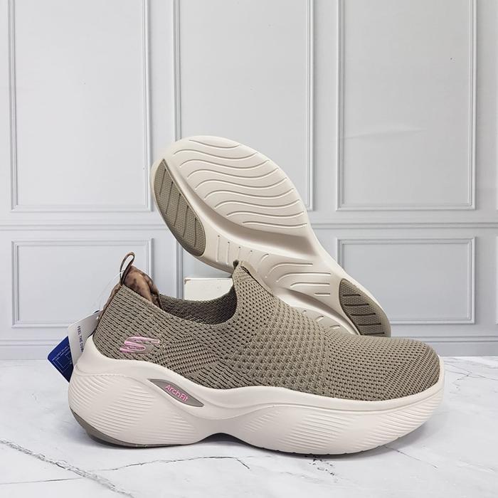 SKECHERS ARCH FIT INFINITY/SEPATU SLIP ON WANITA/SEPATU SKECHERS ARCH FIT INFINITY TERLARISBEST
