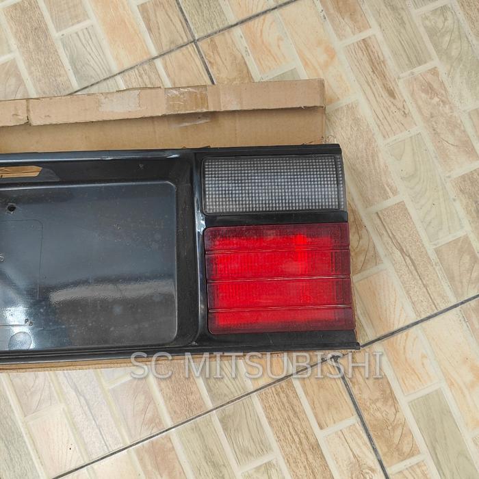 Garnish Tailgate Dudukan Plat Nomor Eterna 1989-1990