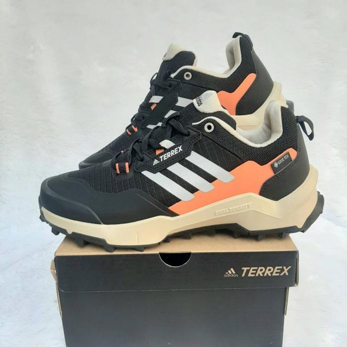 SEPATU TERREX AX4 CORE BLACK DAY