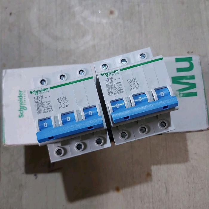 READY STOCK MCB 3 PHASE SCHNEIDER 10A ASLI PLN