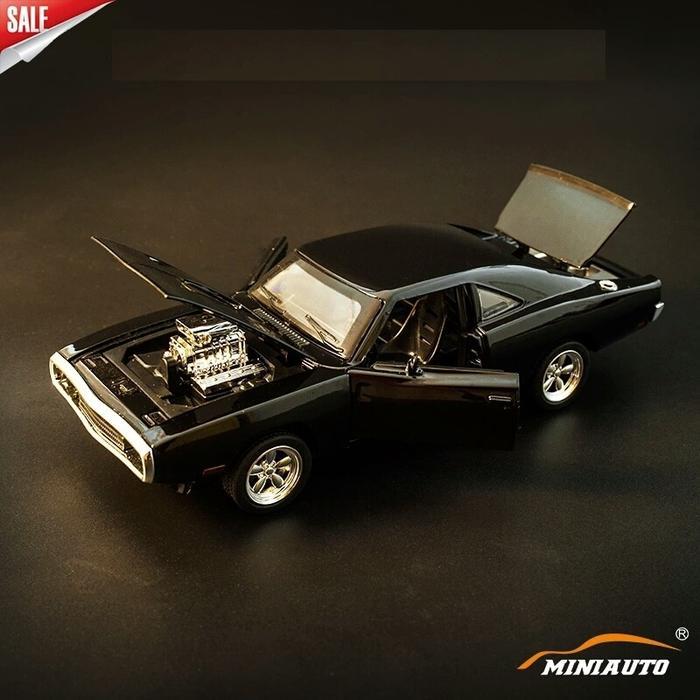 DIECAST DODGE CHARGER DOMINIC TORRETTO