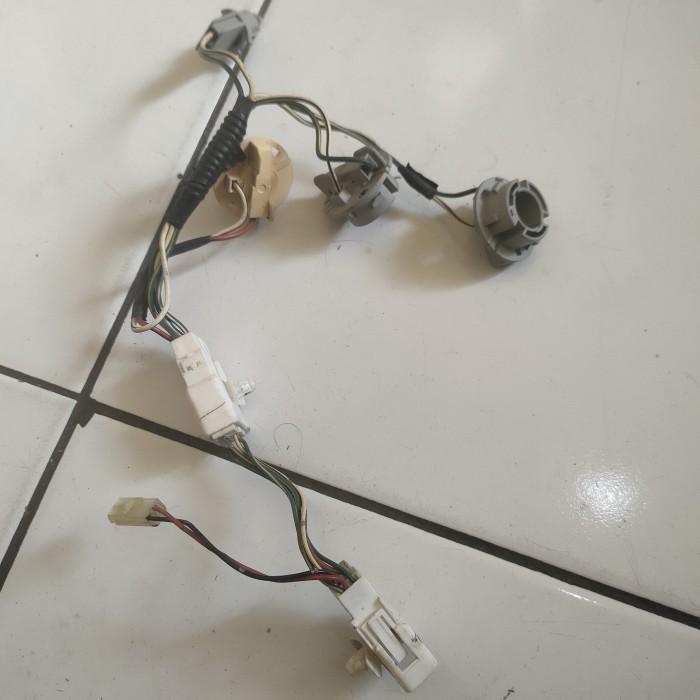 soket lampu belakang yaris bakpao