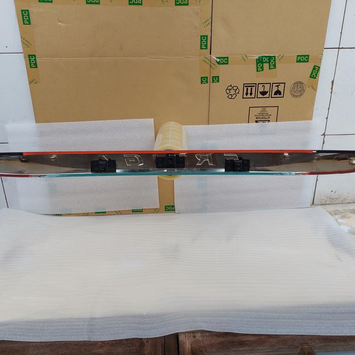 Baru Trunklid List Bagasi Zuzuki Ertiga Croome Asli Original Ori Berquality