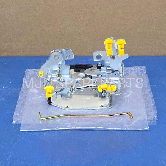 Door Lock UD Nissan CK 12 CK87 BTX CWA12 Kunci Pintu
