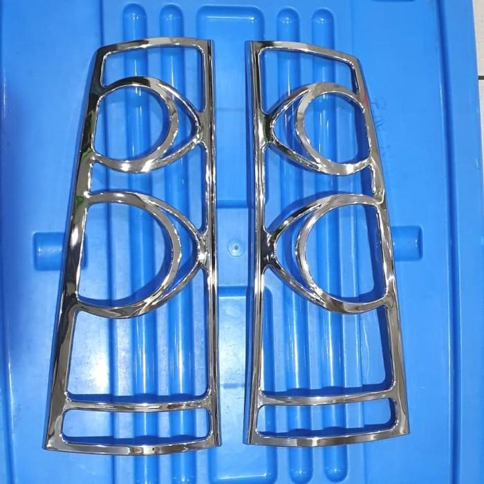 Garnis Lampu Stop Belakang Avanza New 2008-2011 Chrome