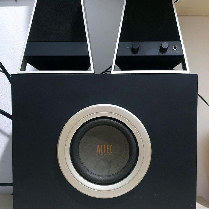 TERMURAH Altec Lansing Speaker Subwoofer Hitam dengan Desain Modern dan Kualitas Suara Terbaik