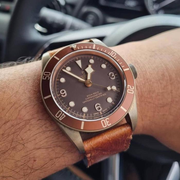 ASLI tudor blackbay bronze leather jam pria READY STOCK