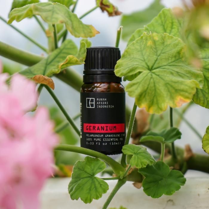 READY ATSIRI Geranium Essential Oil Minyak Aromaterapi