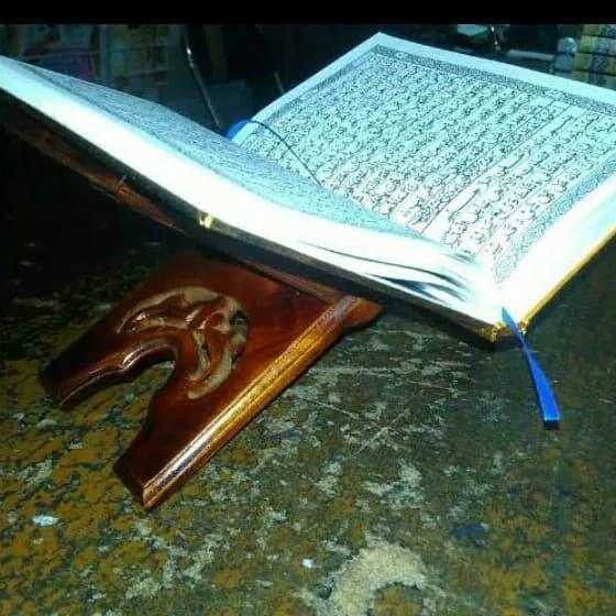 MEJA REKAL LIPAT UNTUK MENGAJI AL-QUR'AN / DAMPAR